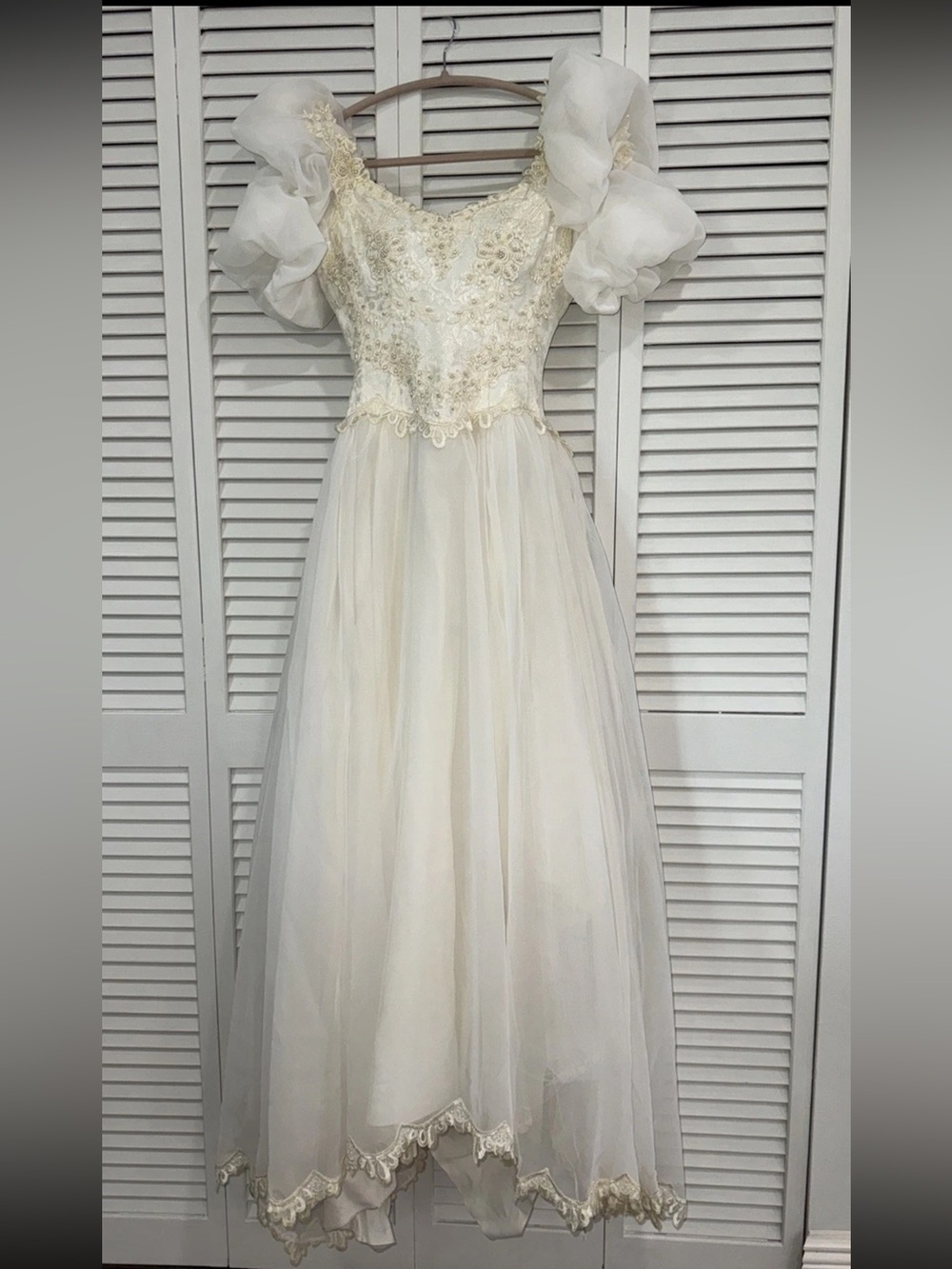 Beaded Lace Wedding Dress Pearl Details Vintage